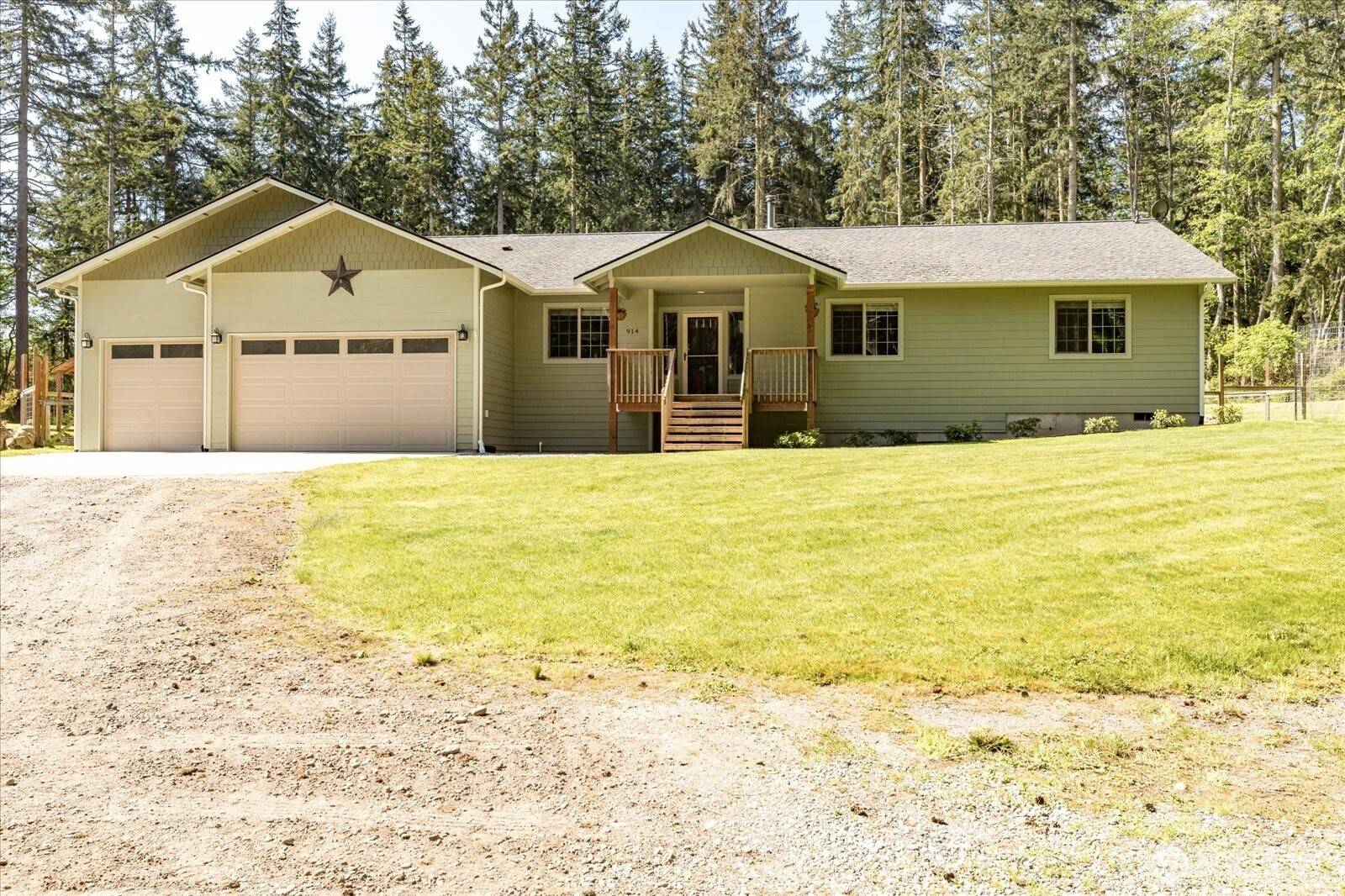 Coupeville, WA 98239,914 Race RD