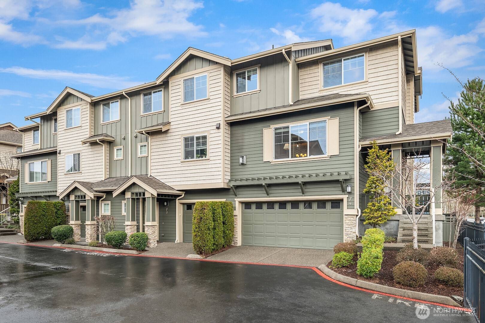 Renton, WA 98059,4650 NE 3rd LN #F4