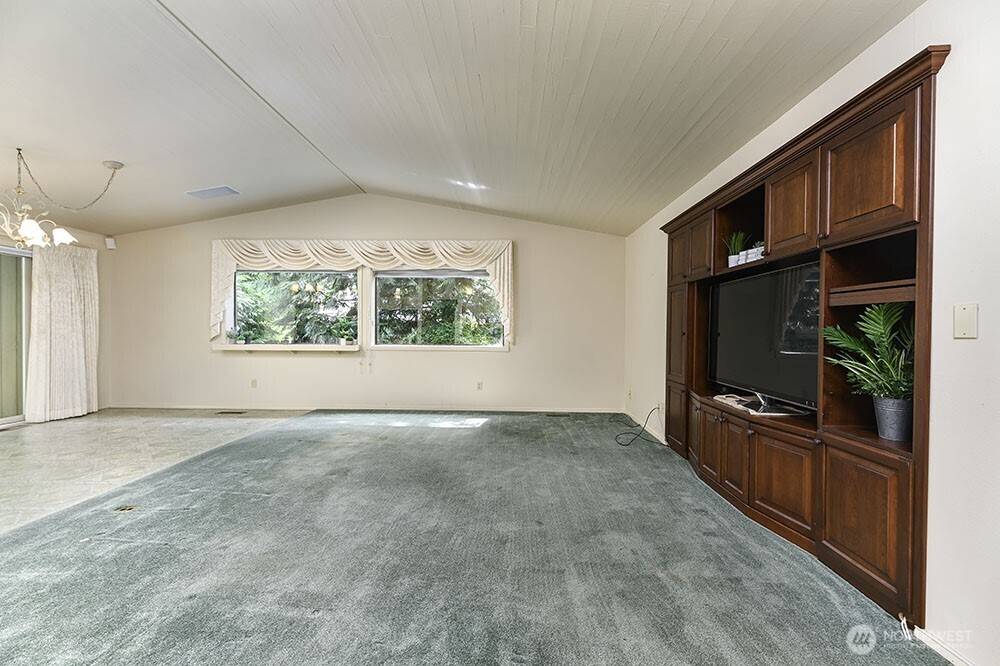 La Conner, WA 98257,14 MAKAH WAY