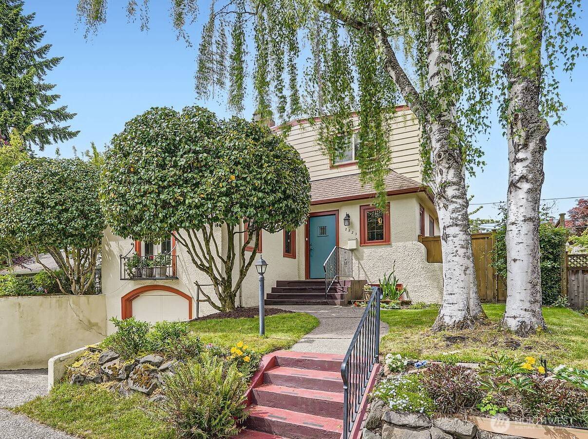 Seattle, WA 98112,2523 Royal CT E
