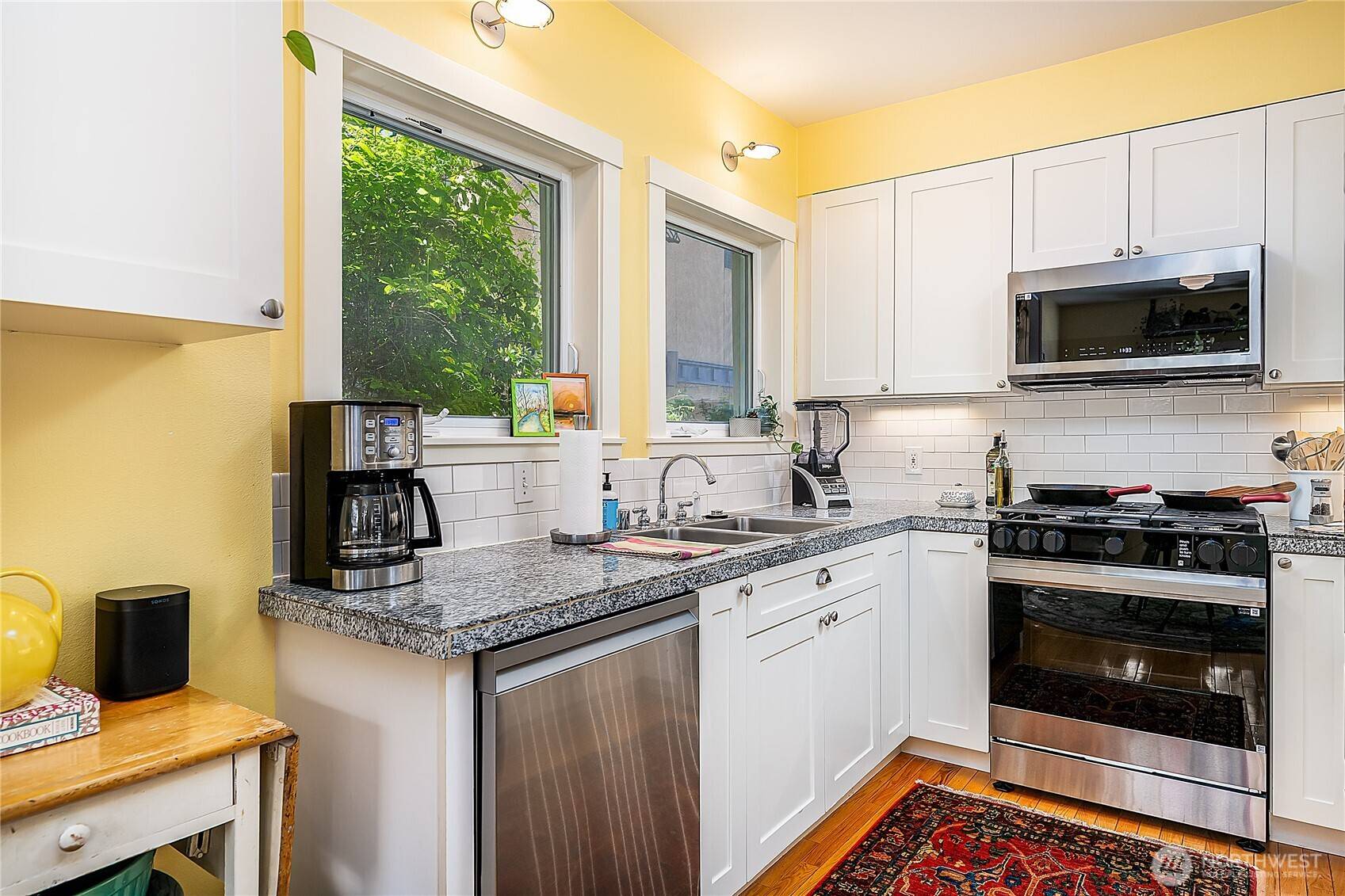 Seattle, WA 98102,2225 Eastlake AVE E #102