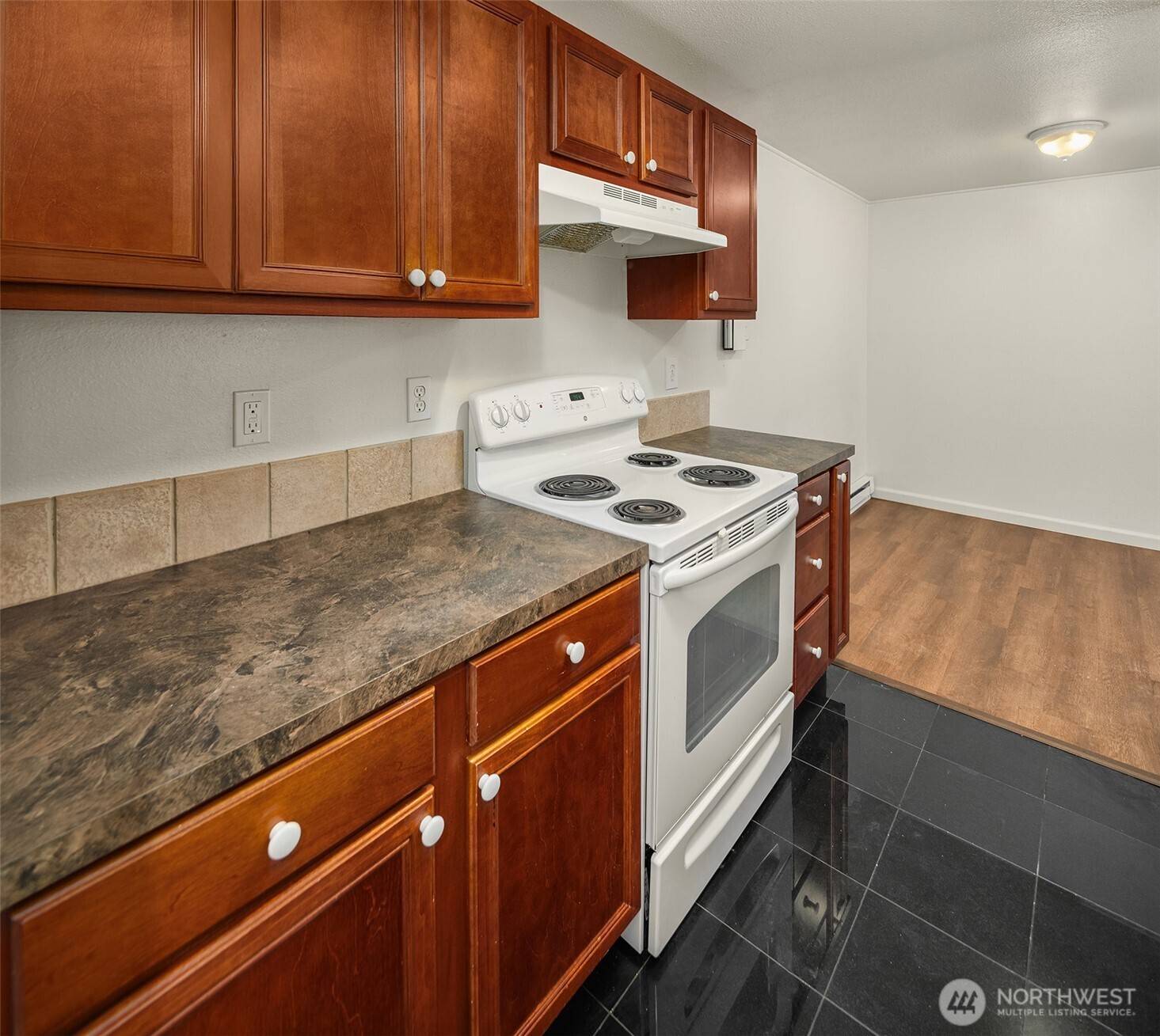 University Place, WA 98466,4501 Grandview DR W #T-105