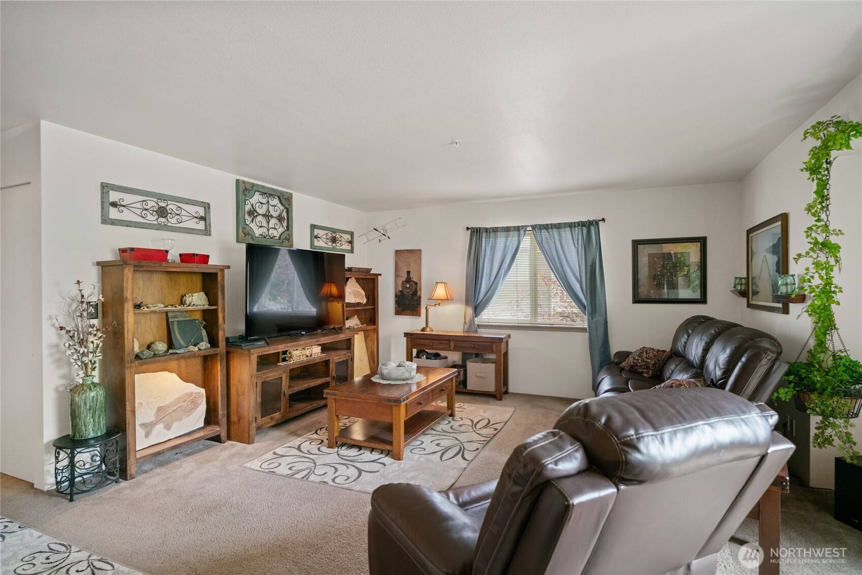 East Wenatchee, WA 98802,667 4th ST NE #L201