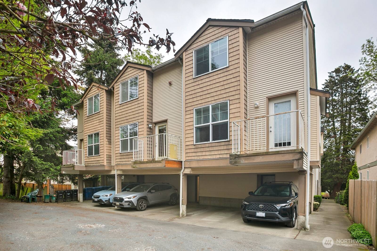 Seattle, WA 98103,1140 N 92nd #B