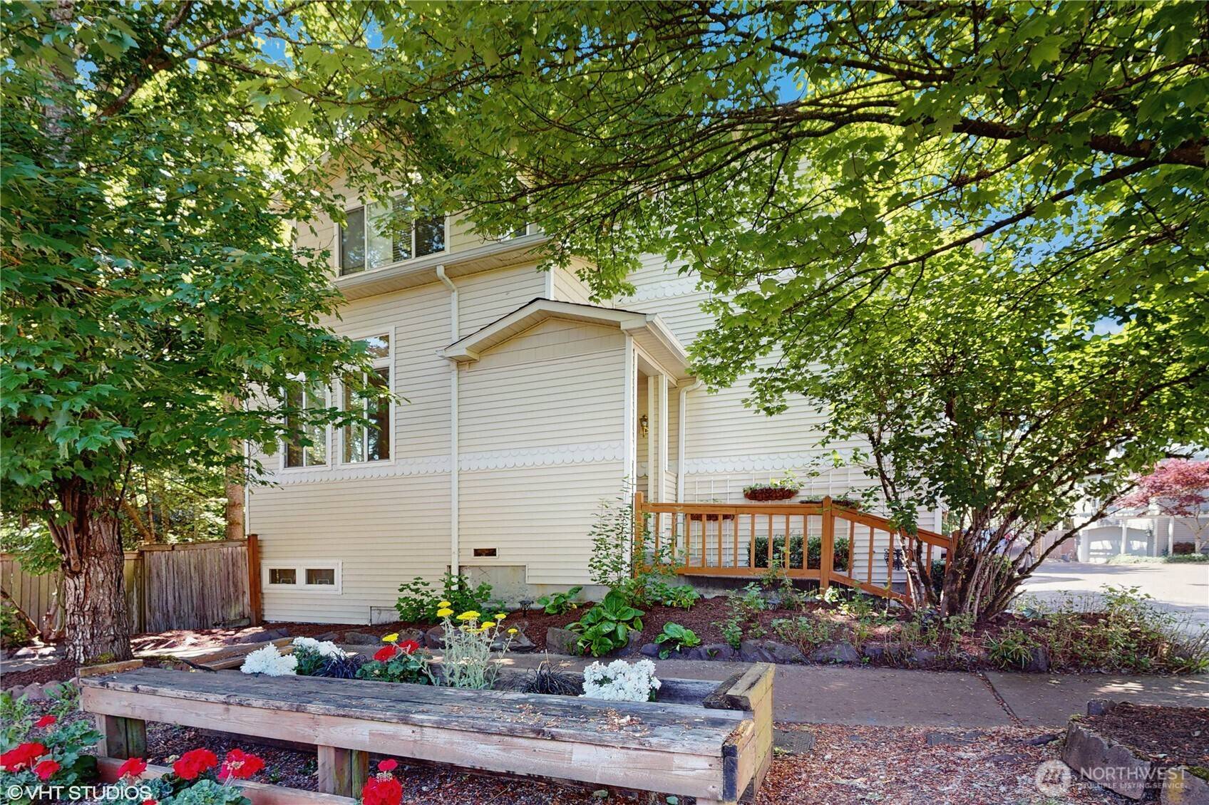 Kirkland, WA 98033,12331 NE 101st LN