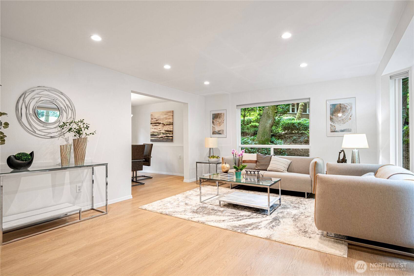 Mercer Island, WA 98040,9930 SE 40th ST