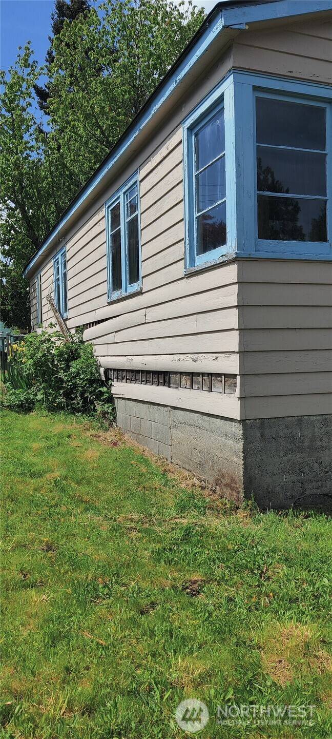Seattle, WA 98136,5945 Fauntleroy WAY SW