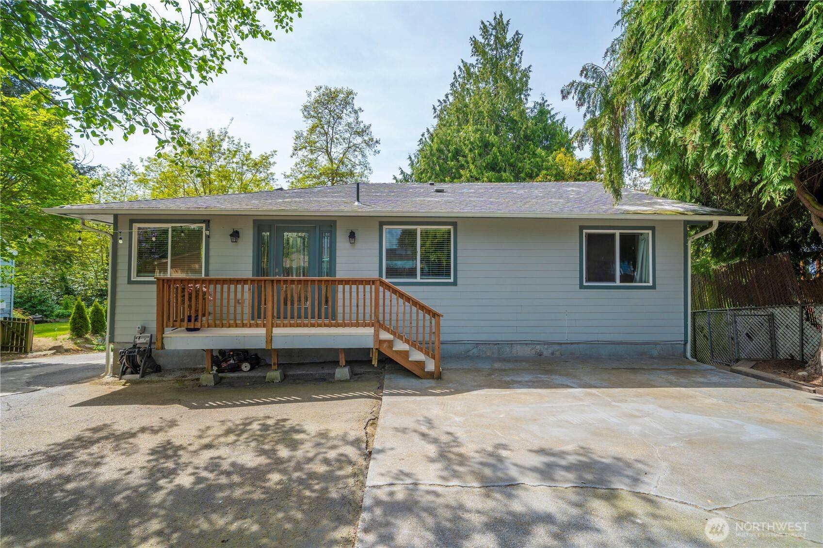 Burien, WA 98168,12422 8th Ave S