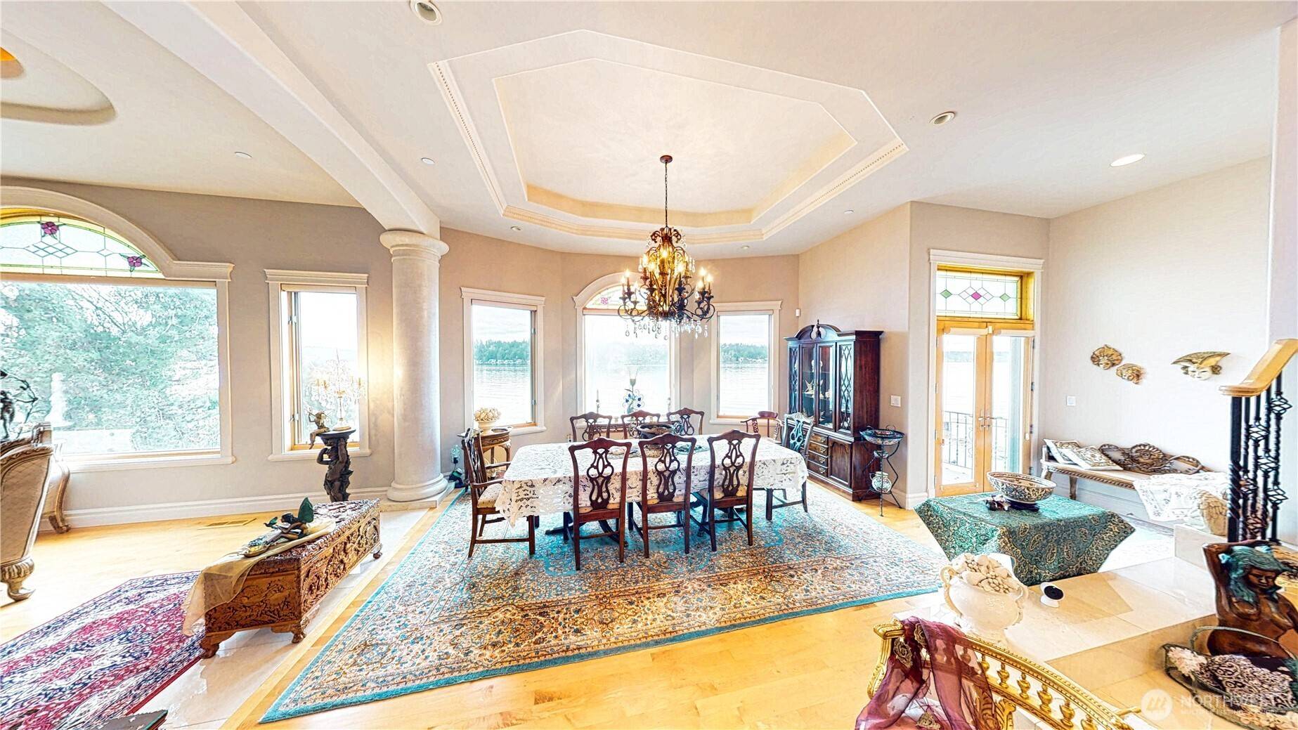 Sammamish, WA 98074,2837 E Lake Sammamish Pkwy NE