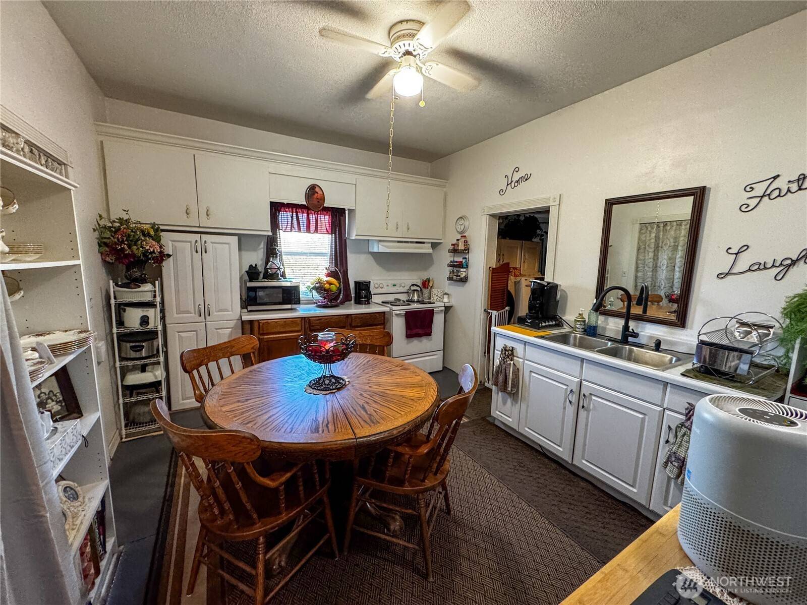 Lind, WA 99341,304 WS 1st ST