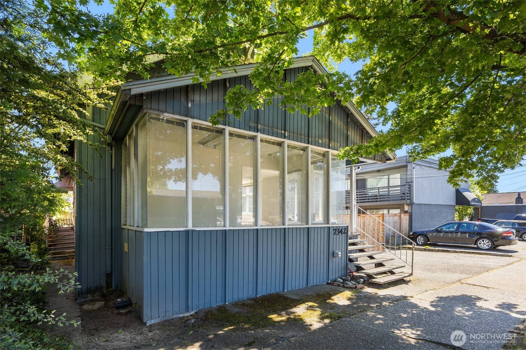 Seattle, WA 98117,7342 15th AVE NW
