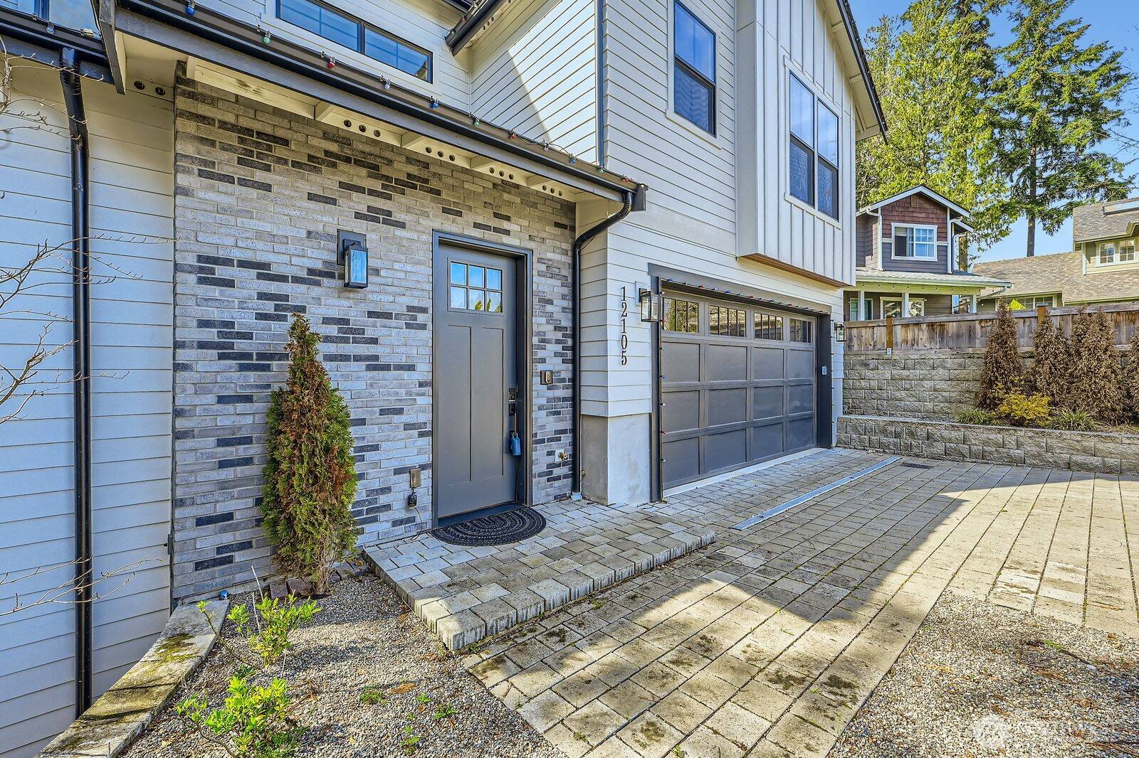 Kirkland, WA 98033,12105 NE 105th ST