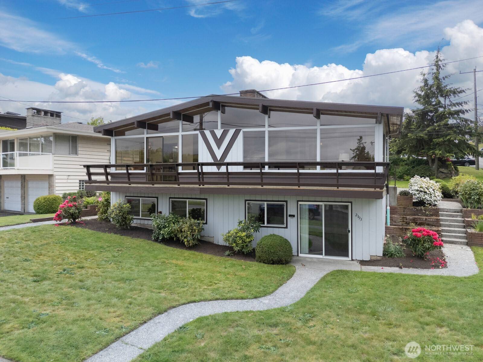Seattle, WA 98117,2393 NW 90th ST