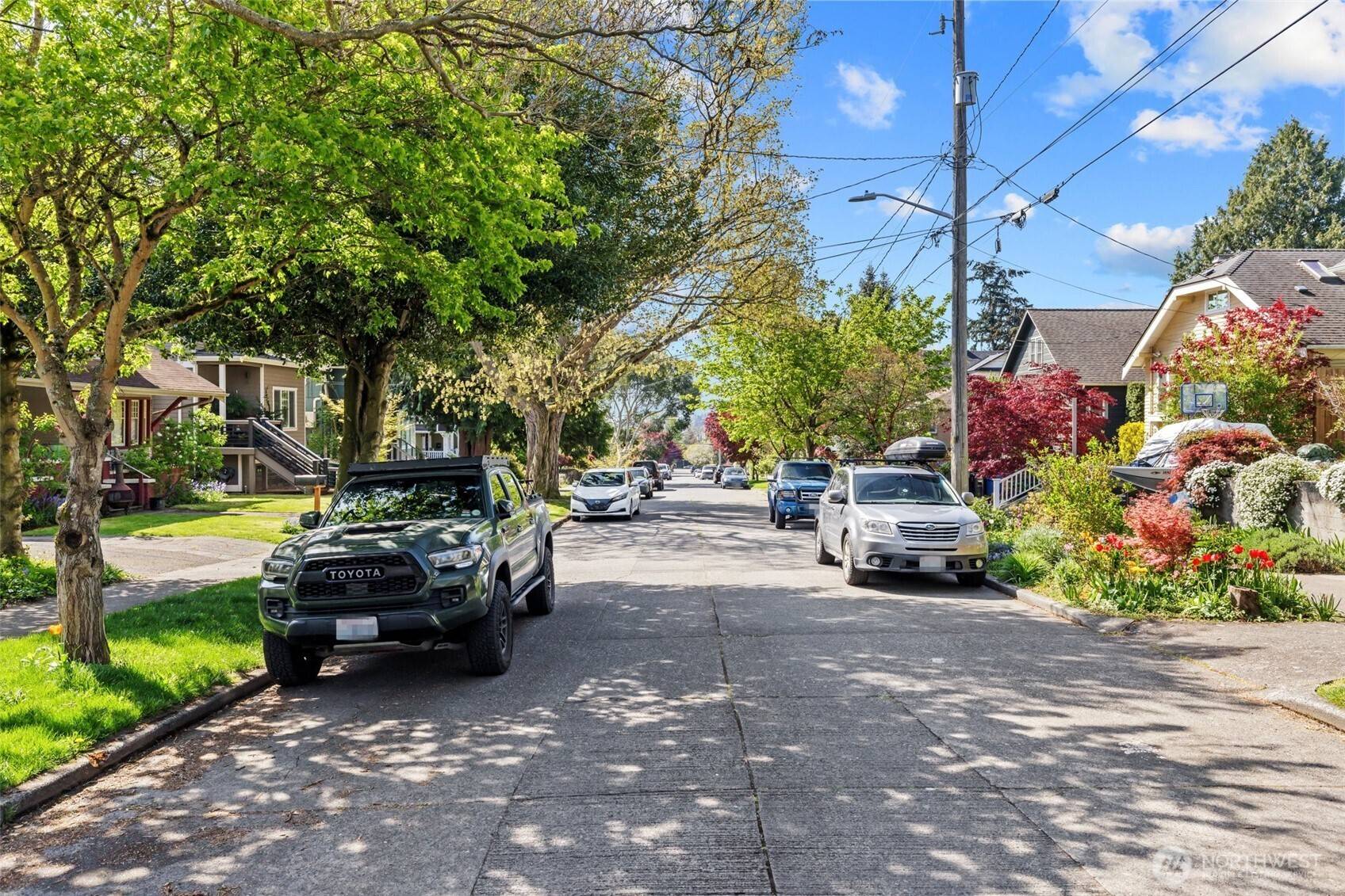 Seattle, WA 98117,6744 Jones AVE NW