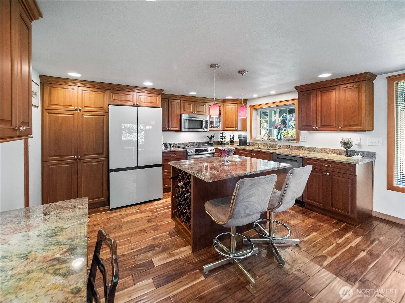 Auburn, WA 98092,37305 160th AVE SE