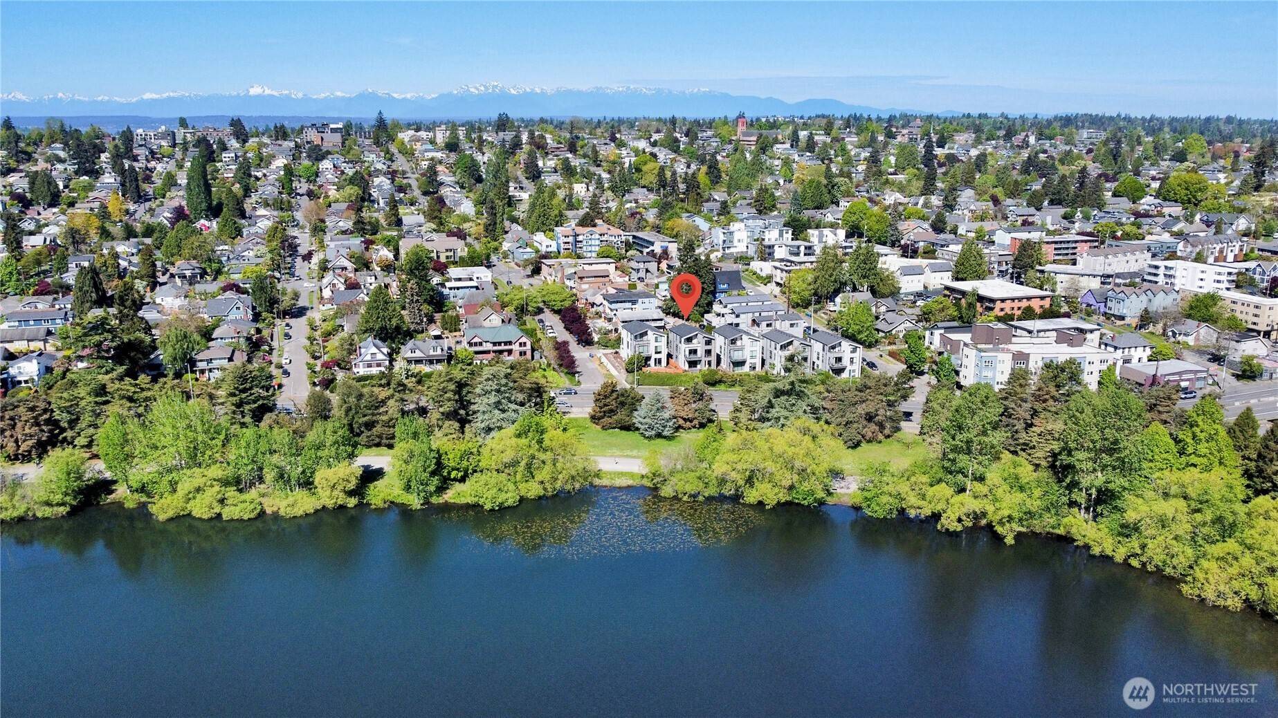 Seattle, WA 98103,7107 Aurora AVE N