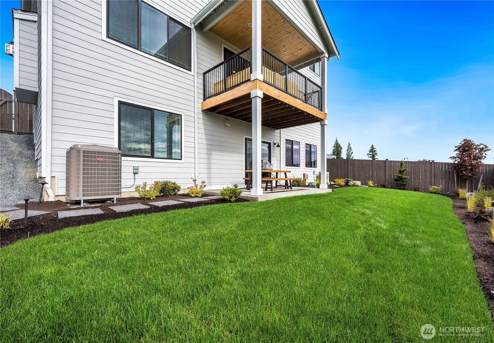 Bothell, WA 98011,20337 125th AVE NE #SM 18