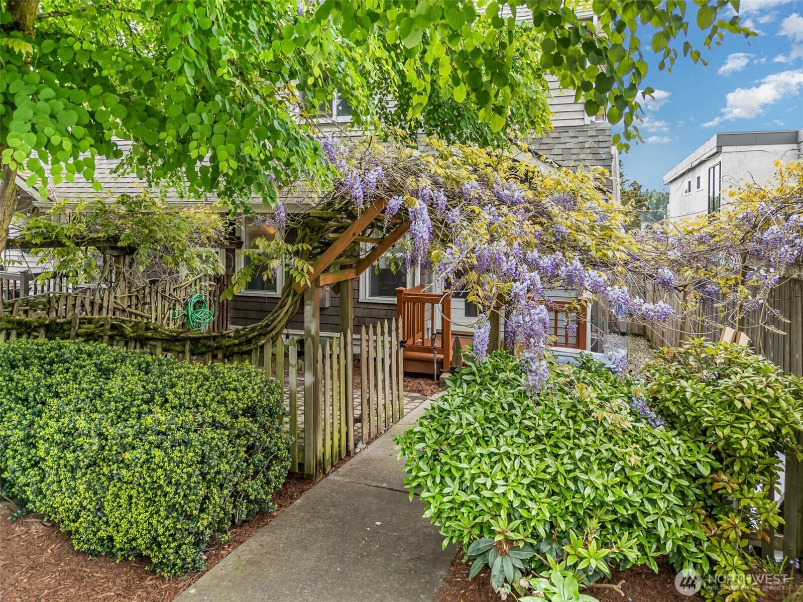 Seattle, WA 98119,2829 Prosch AVE W
