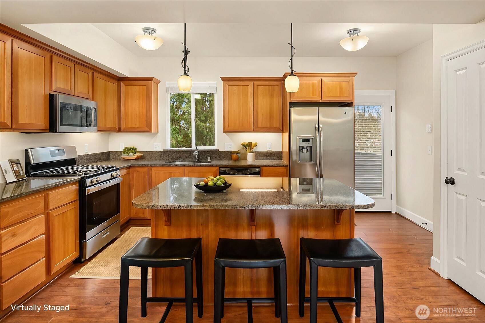 Renton, WA 98059,4650 NE 3rd LN #F4