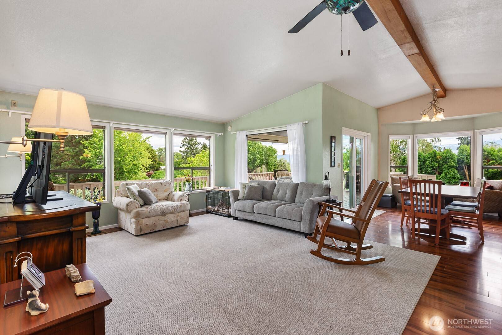 Wenatchee, WA 98801,3285 Burch Mountain RD