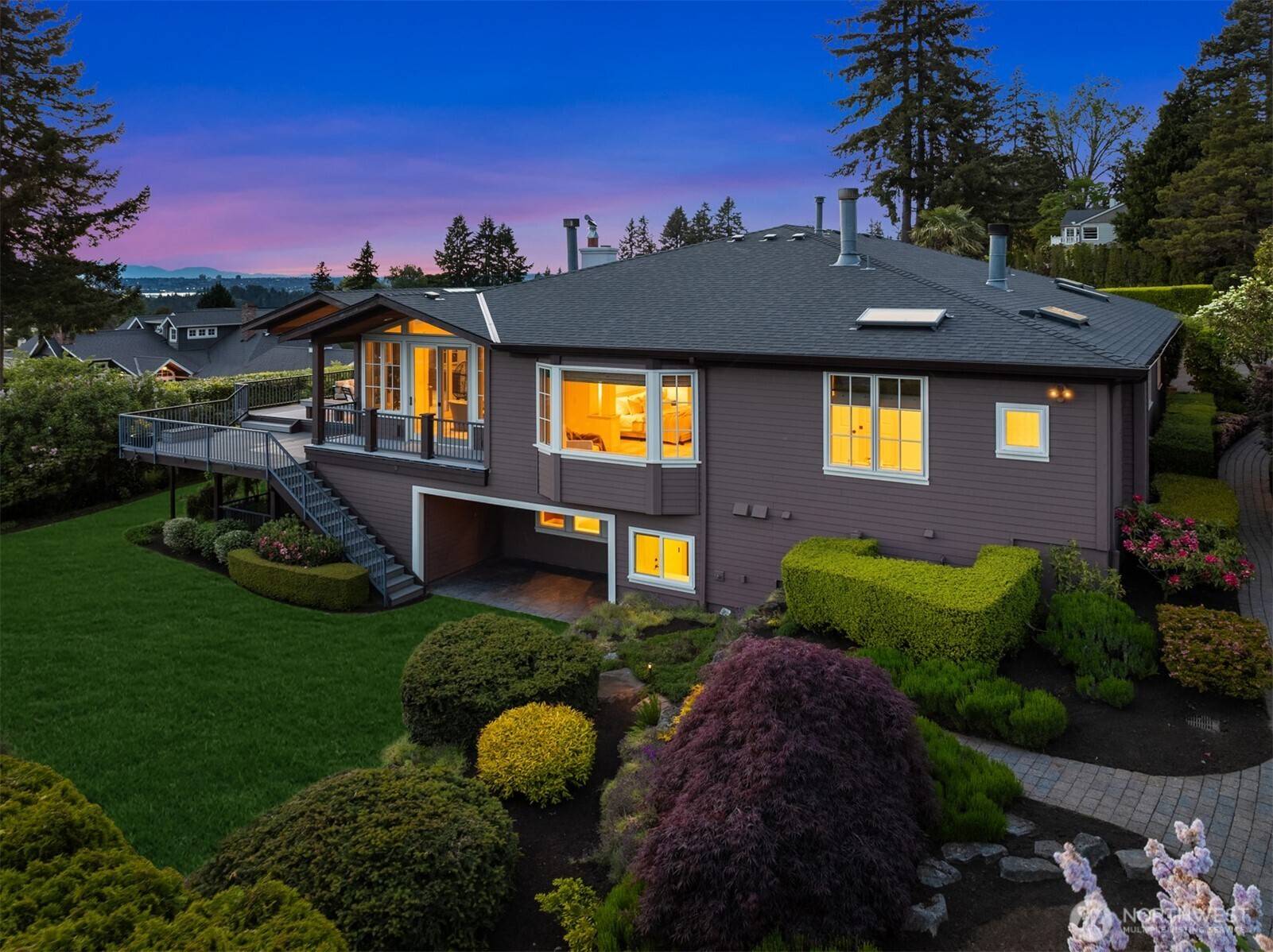 Clyde Hill, WA 98004,9427 NE 14th ST