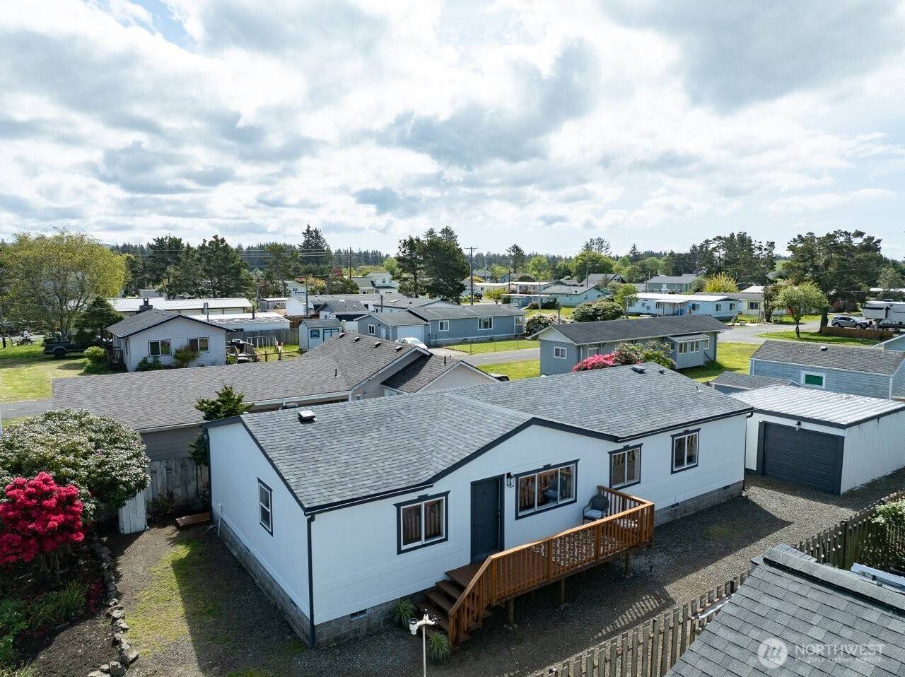 Long Beach, WA 98631,107 13th St NE