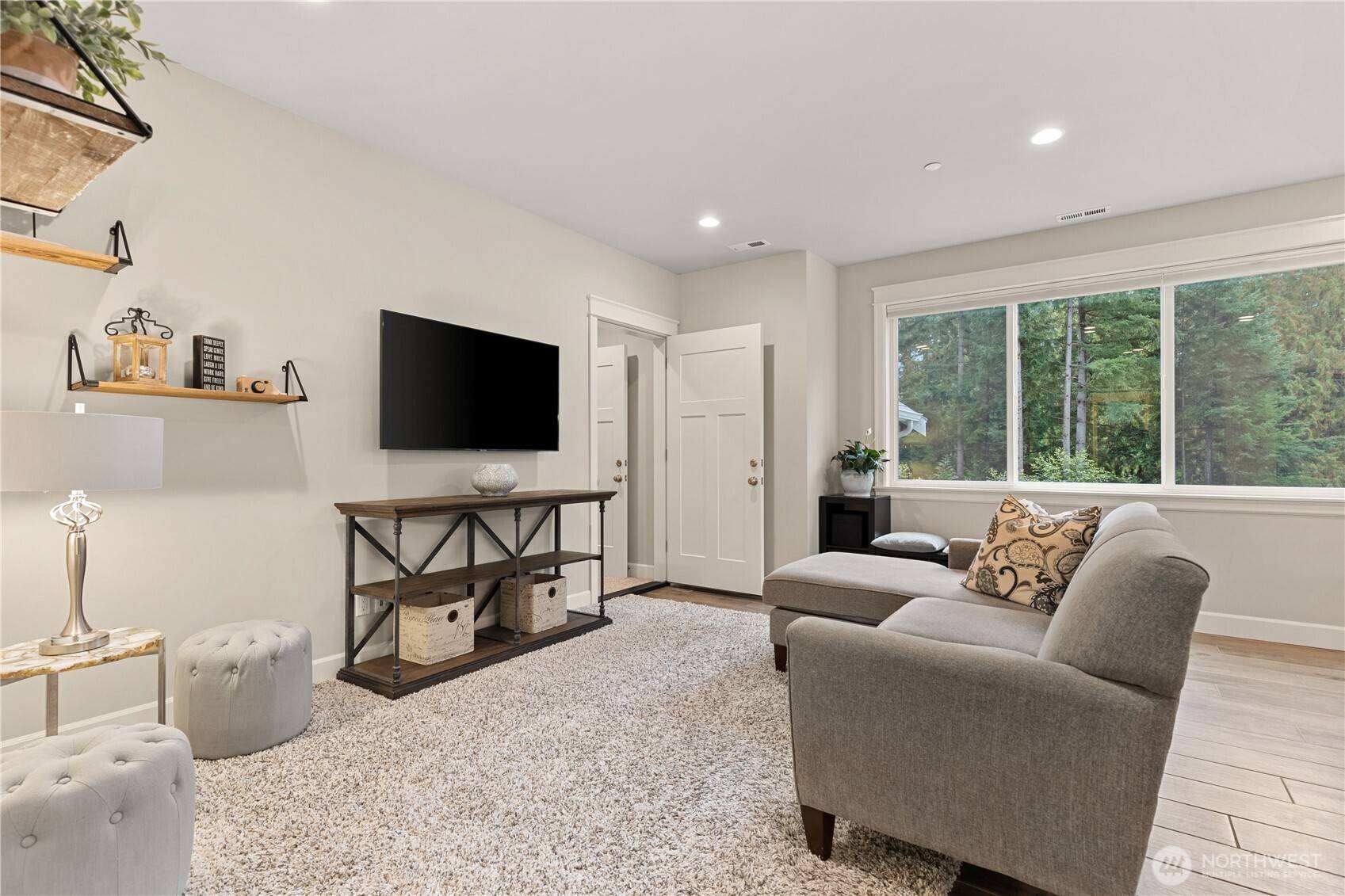 Woodinville, WA 98072,13321 Avondale RD NE