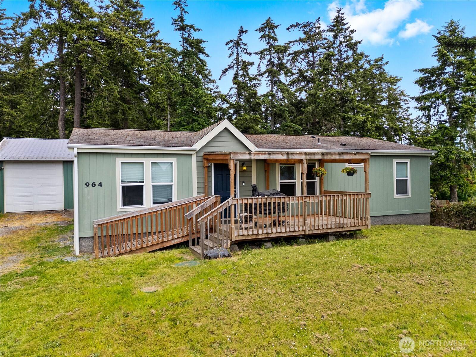 Oak Harbor, WA 98277,964 Donald AVE