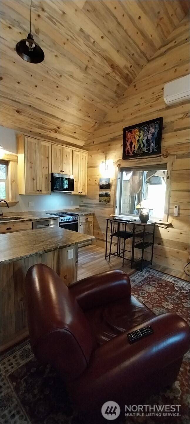 Leavenworth, WA 98826,22415 Stirrup RD