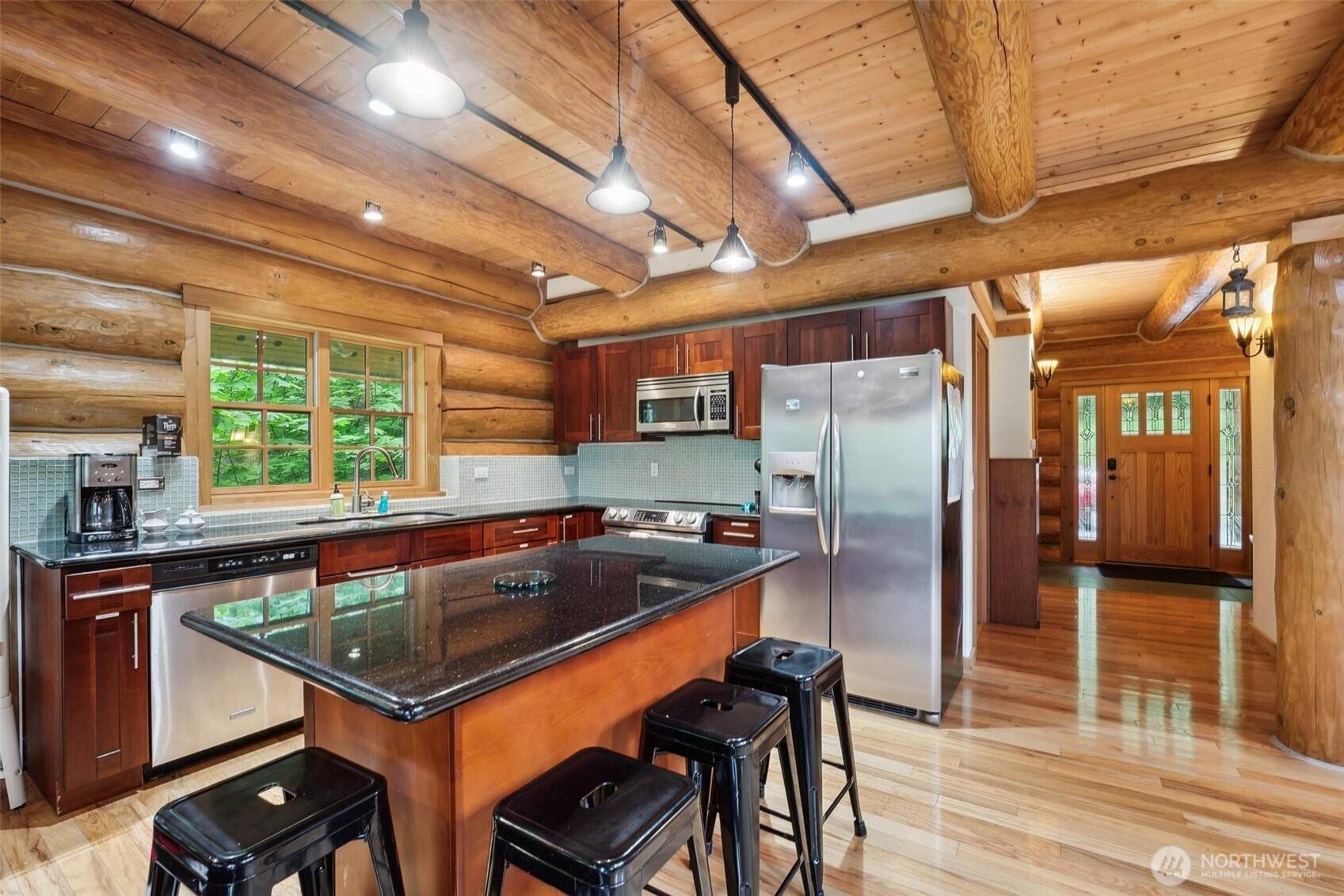 Camano Island, WA 98282,1465 Magnolia LN