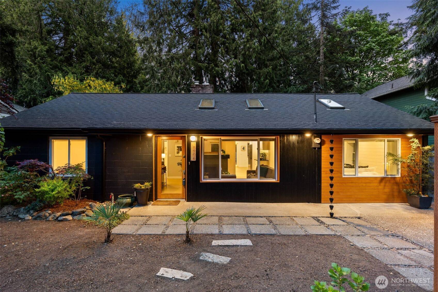 Lake Forest Park, WA 98155,18906 32nd AVE NE