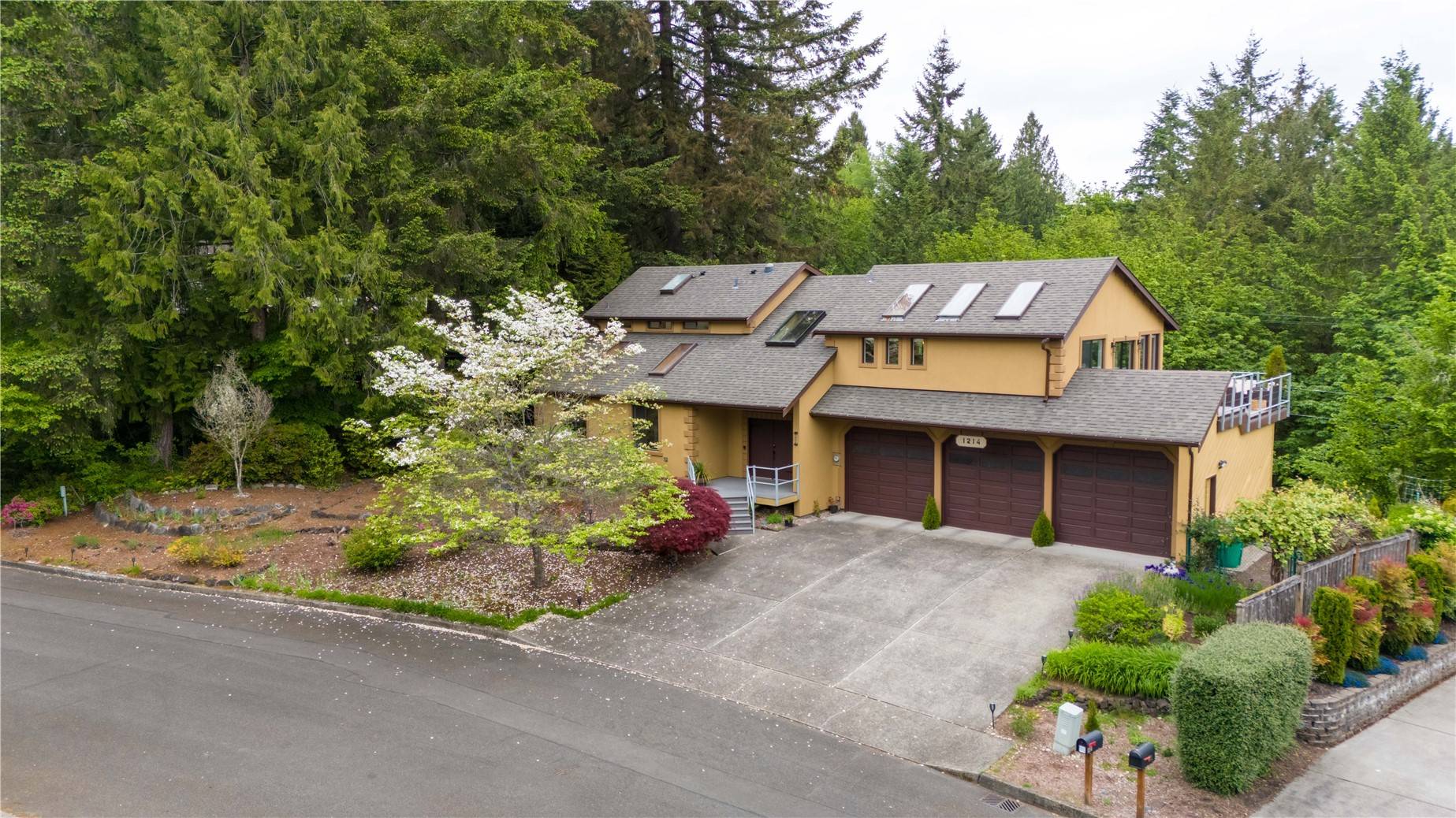 Olympia, WA 98502,1214 11th CT SW