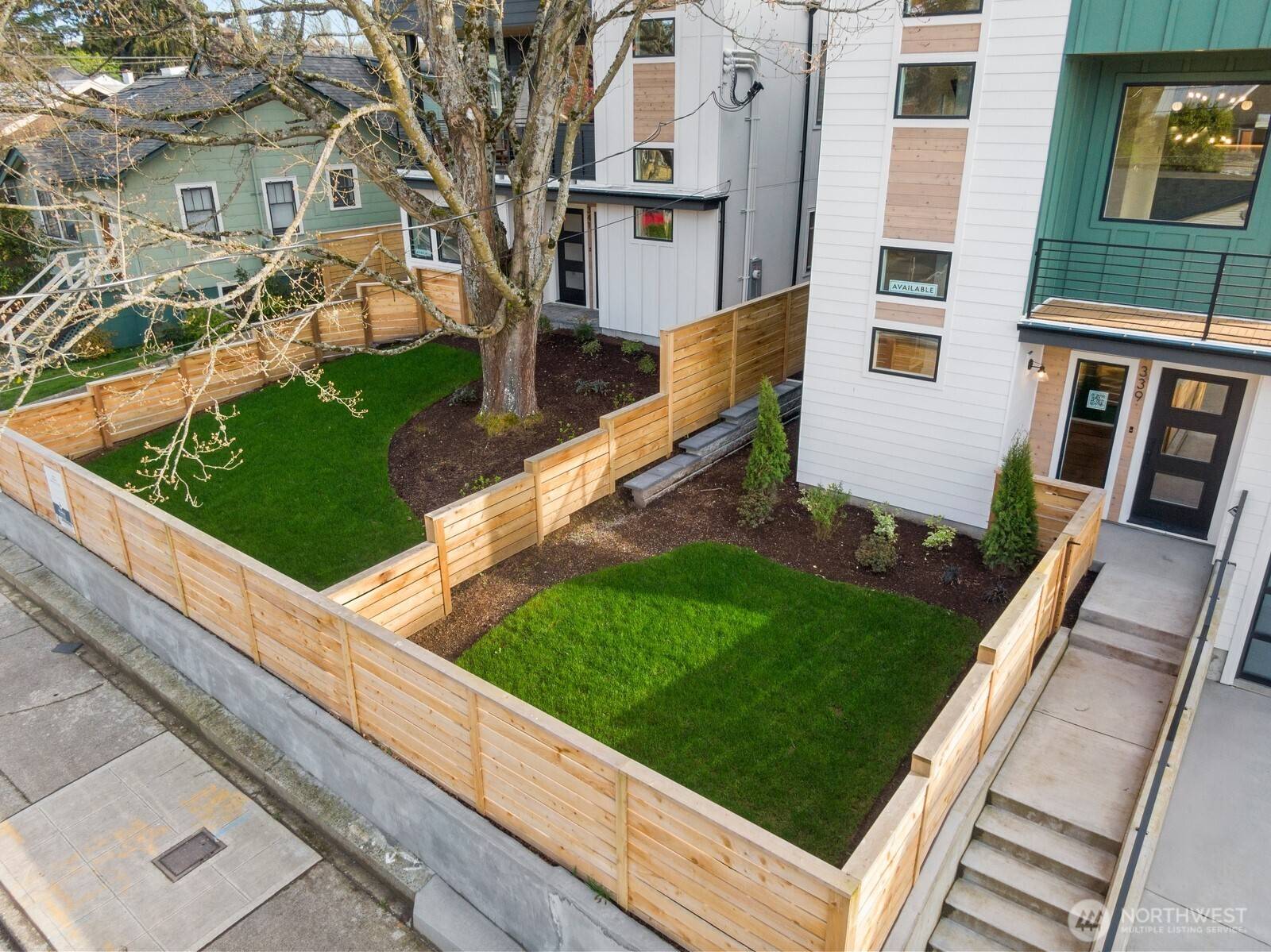Seattle, WA 98115,339 NE 90th ST #1
