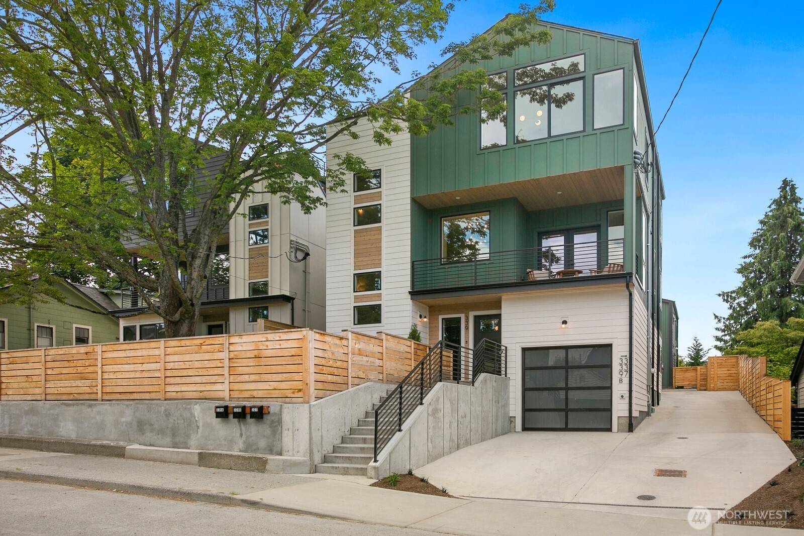 Seattle, WA 98115,339 NE 90th ST #1