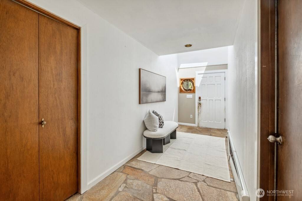 Woodinville, WA 98072,15701 161st AVE NE