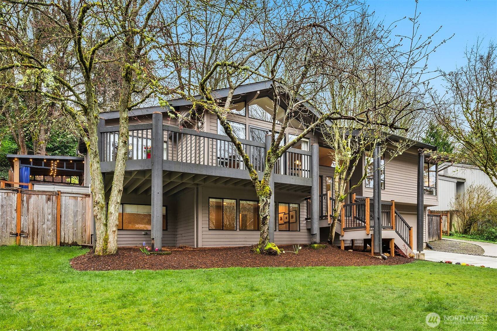 Mercer Island, WA 98040,6700 81st AVE SE