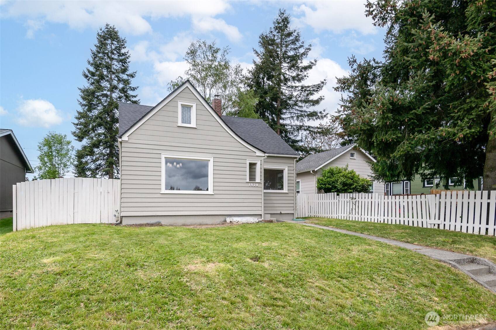 Tacoma, WA 98405,1528 S Prospect ST