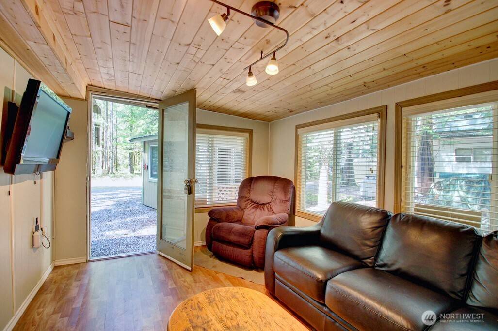 Deming, WA 98244,106 2 Pioneer CIR
