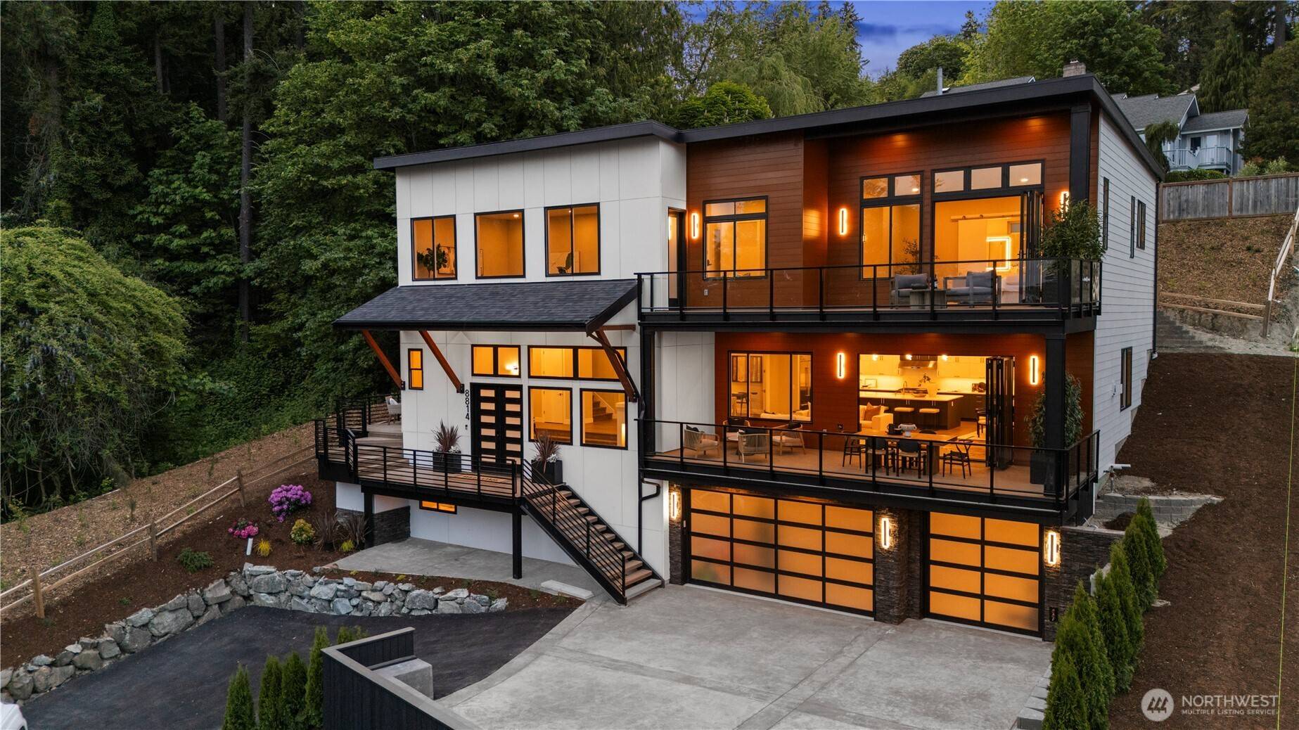 Kirkland, WA 98034,8814 NE Juanita DR