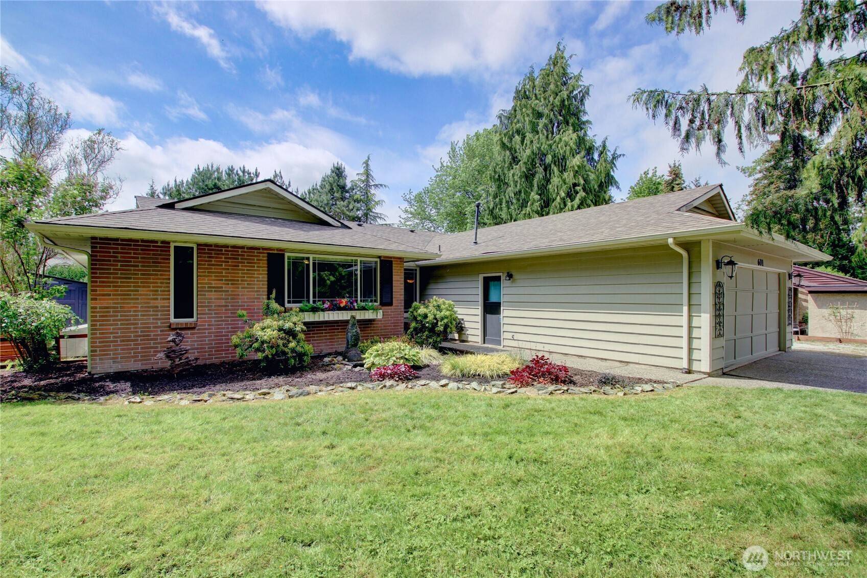 Mount Vernon, WA 98273,601 Upland PL