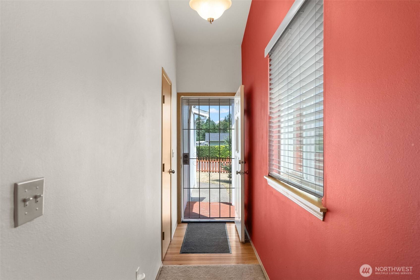 Tacoma, WA 98444,10102 Barnes LN S