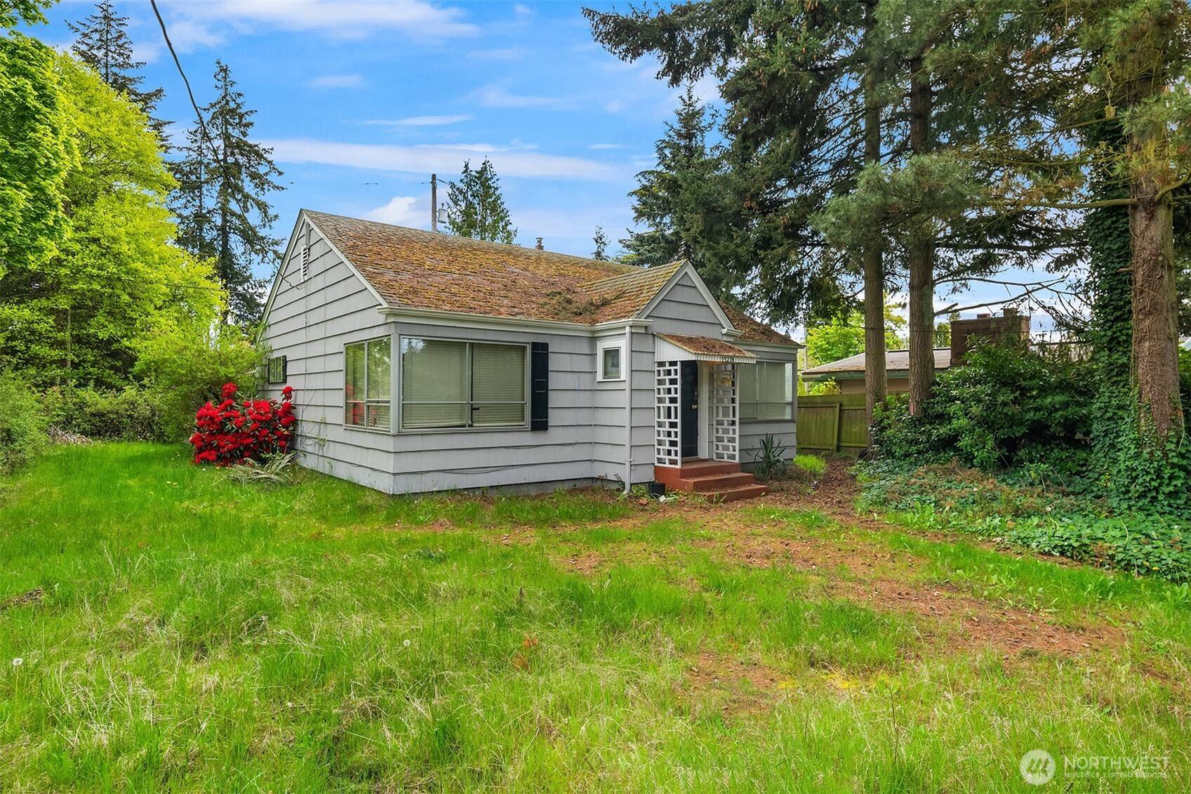 Shoreline, WA 98155,15278 6th AVE NE