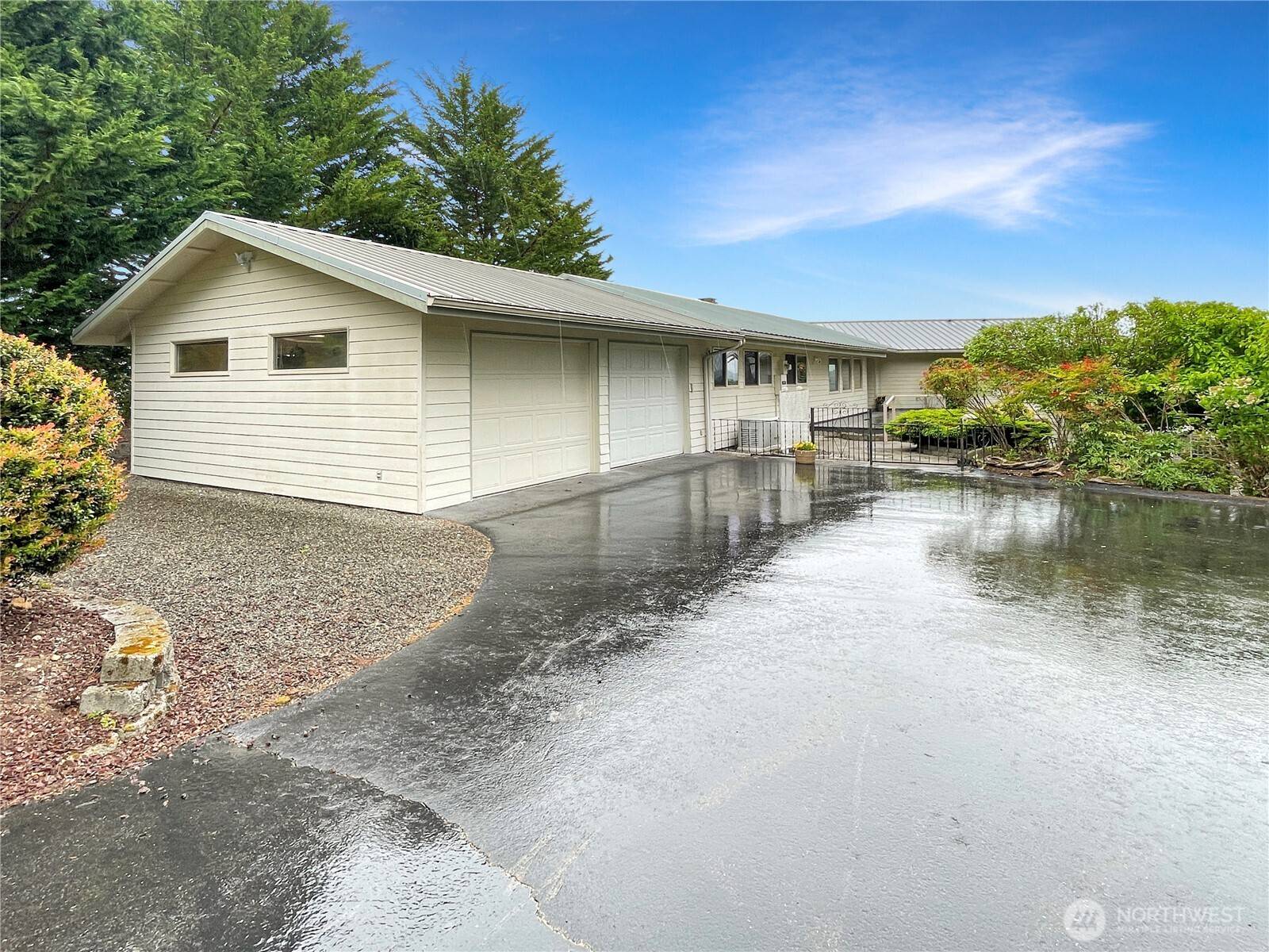 Lilliwaup, WA 98555,971 N Colony Surf DR