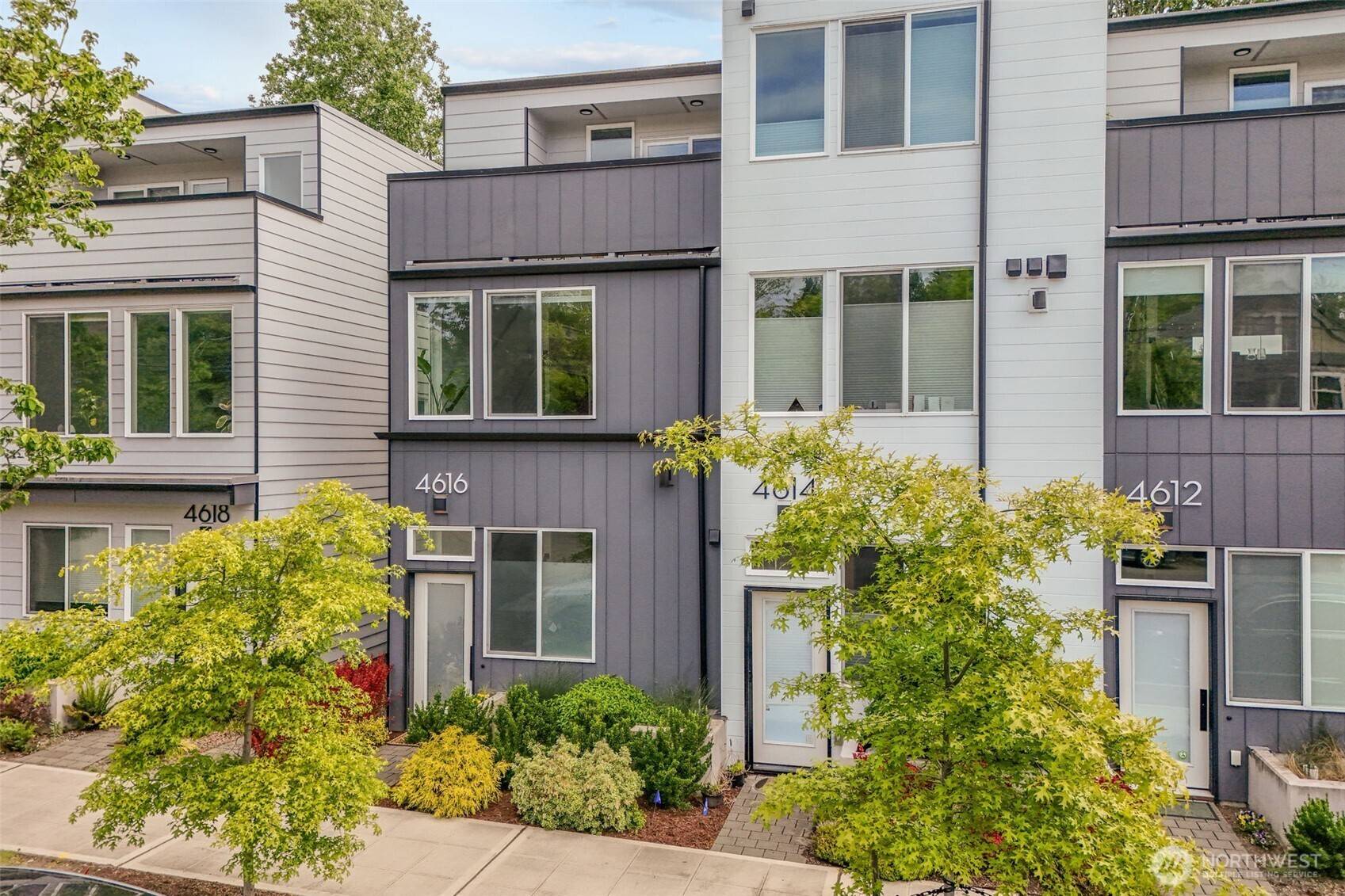 Seattle, WA 98103,4616 Woodland Park AVE N