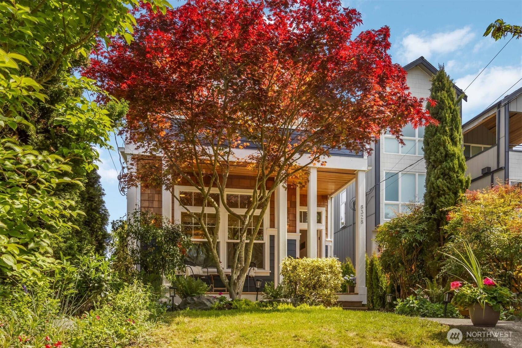 Seattle, WA 98117,8328 32nd AVE NW