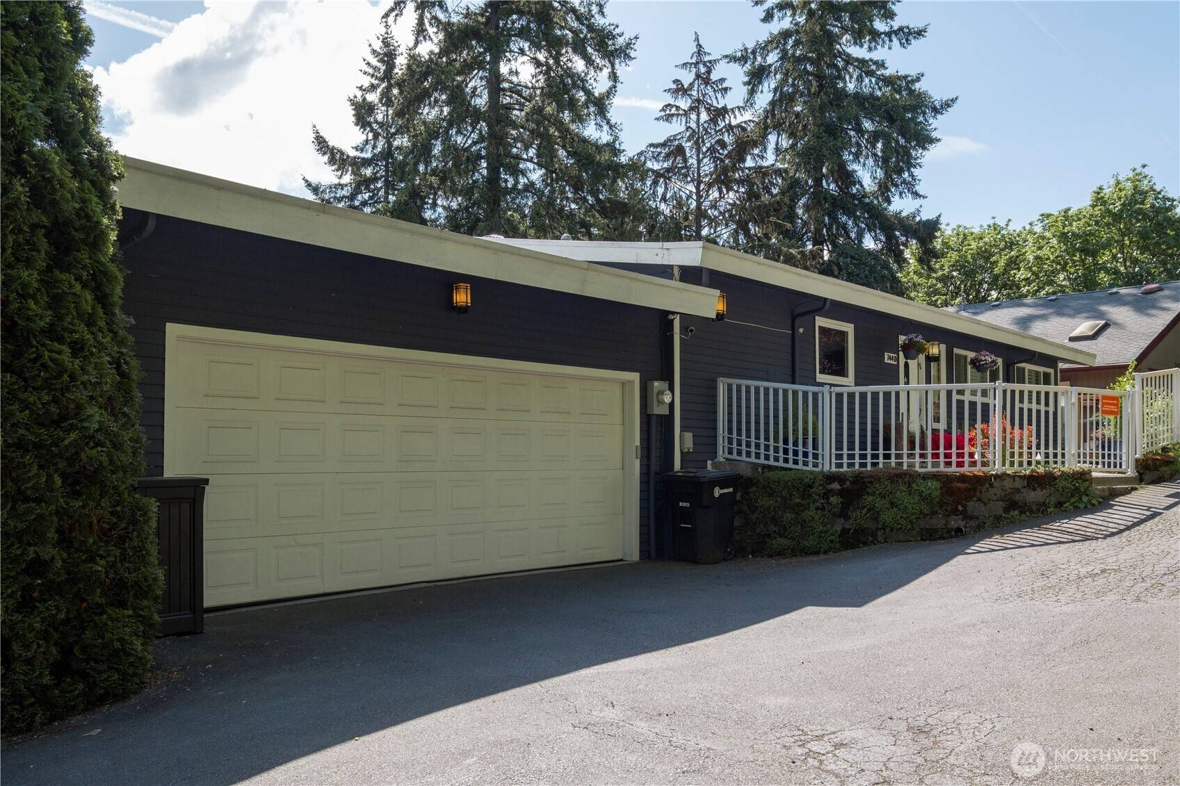 Mercer Island, WA 98040,7440 SE 32nd ST