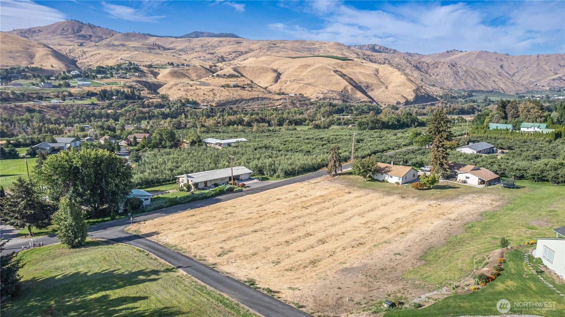 Wenatchee, WA 98801,37 Golden Hills LN