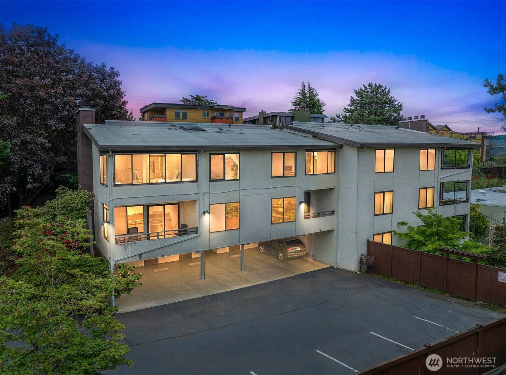 Seattle, WA 98103,135 N 46th ST #402