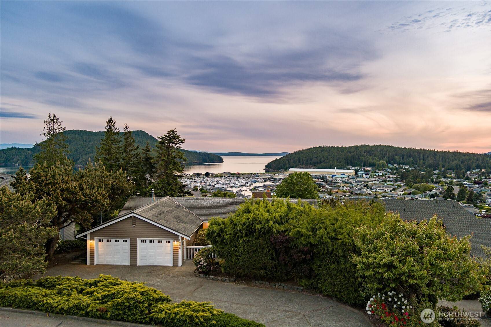 Anacortes, WA 98221,1906 Highland DR