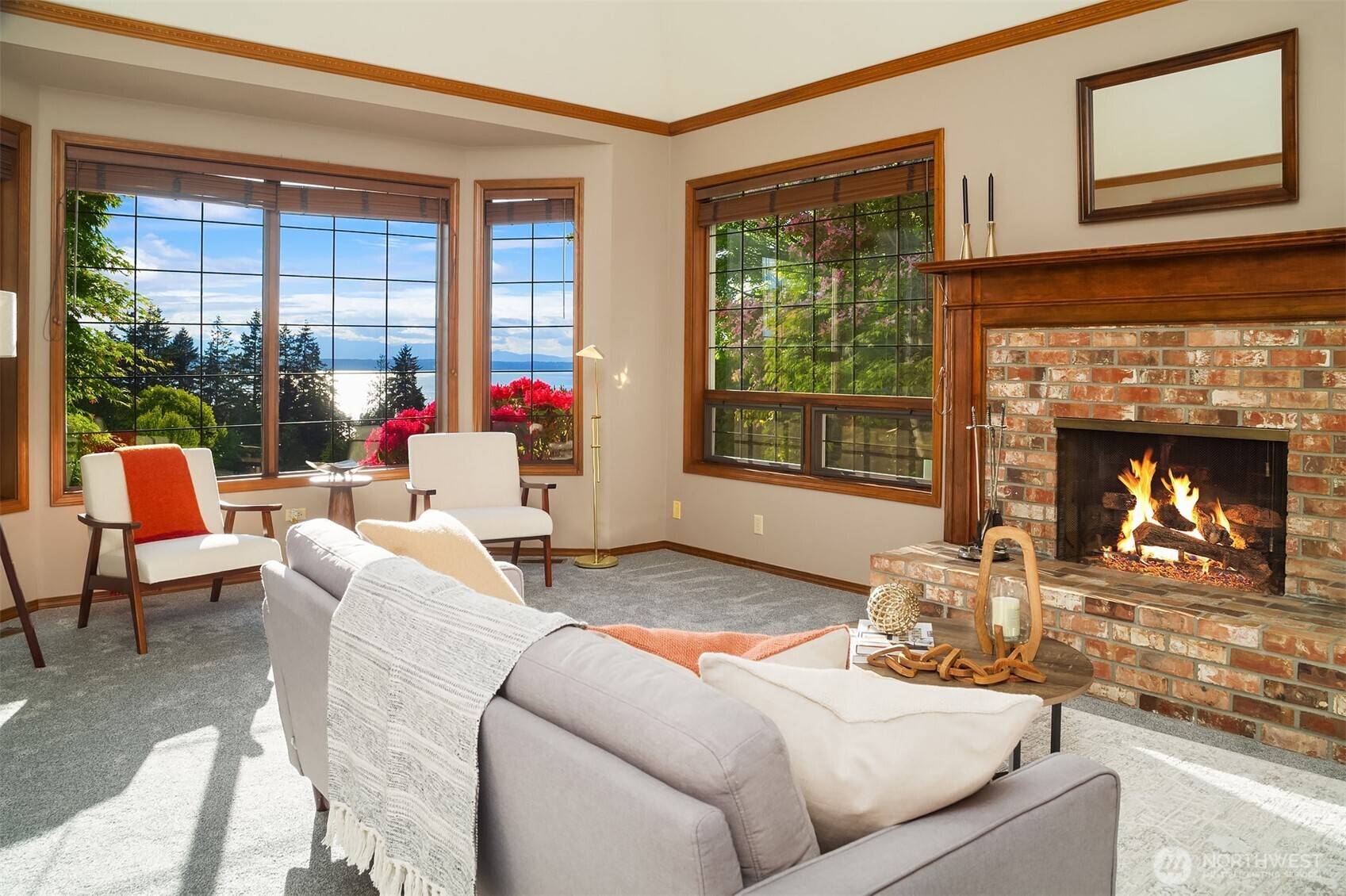 Edmonds, WA 98020,9509 Forest Dell DR